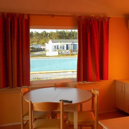 Natur Camping Bungalow T2 - 9 Pataias